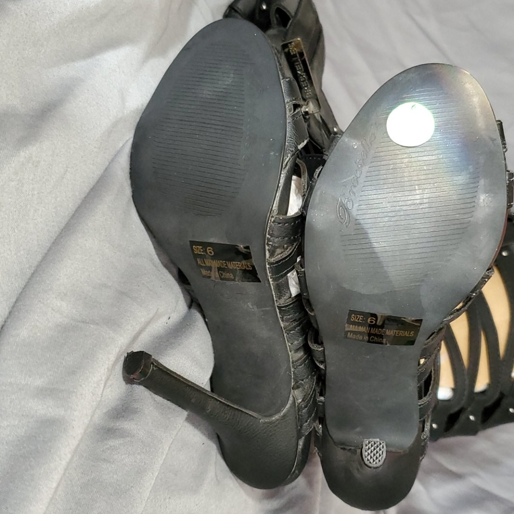 Shoes - Picture 4 of 6